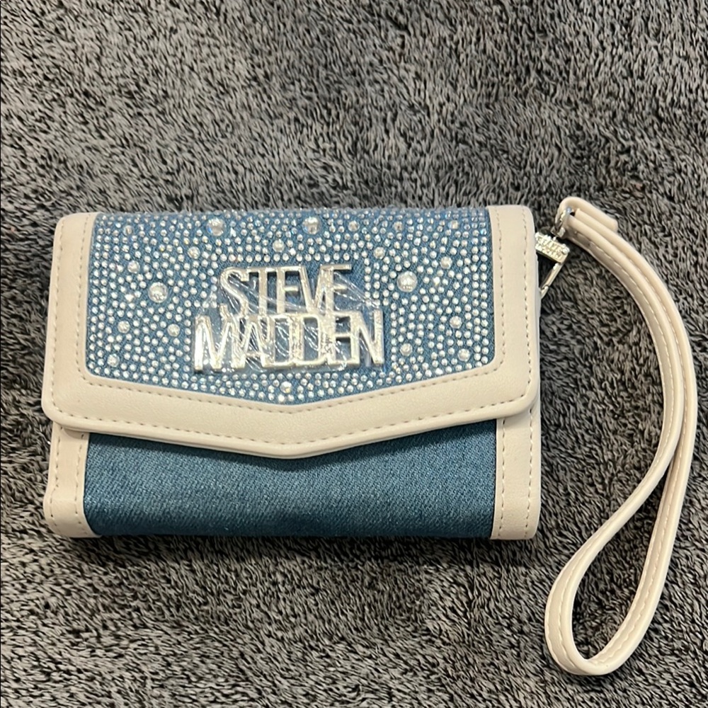 NWOT Steve Madden Wristlet